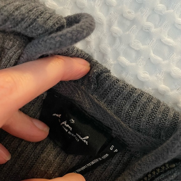 Urban outfitters cropped zip up - Picture 3 of 3